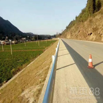 西安格拉瑞斯厂gr-a-4e波形护栏板钢板护栏安装15一米