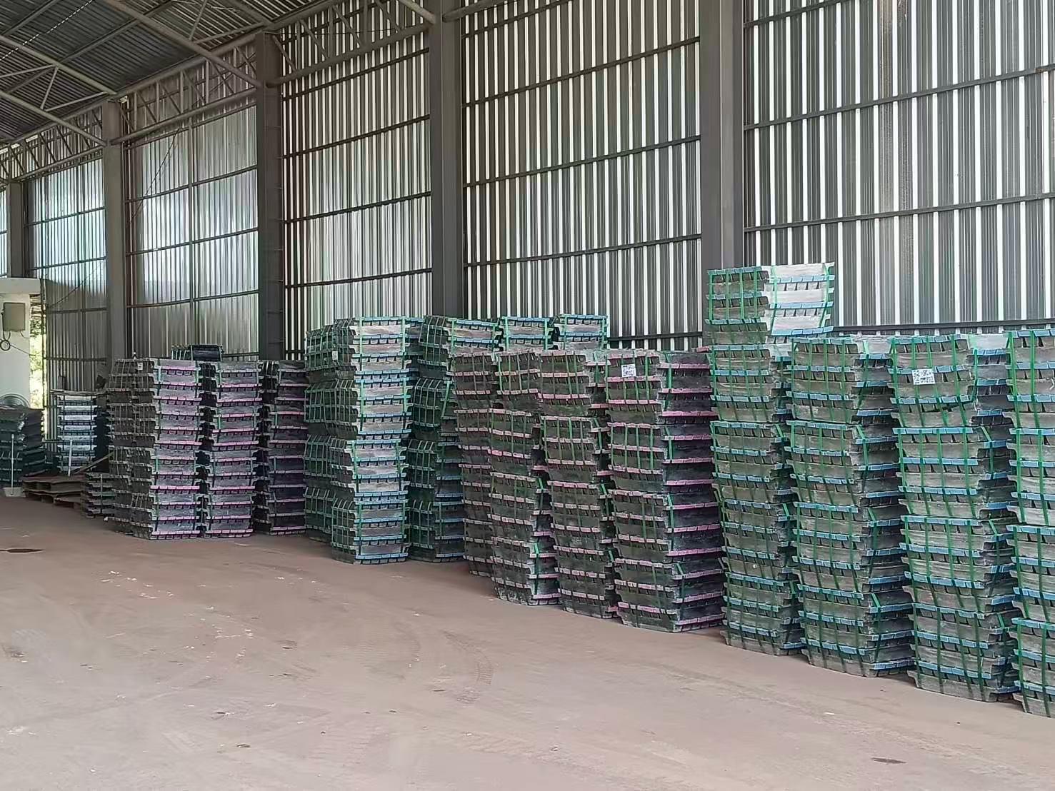 大量锑碇货在海外