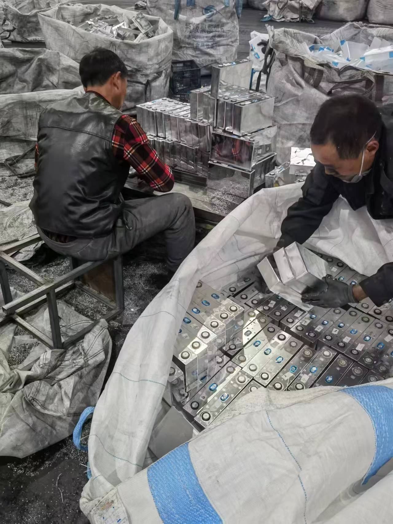 收购废旧电池正负极片