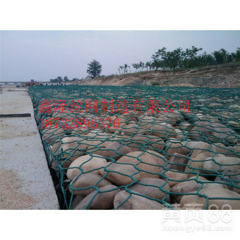 北京凉河镀锌包塑石笼网/防洪格宾石笼/鑫隆厂家直销价格
