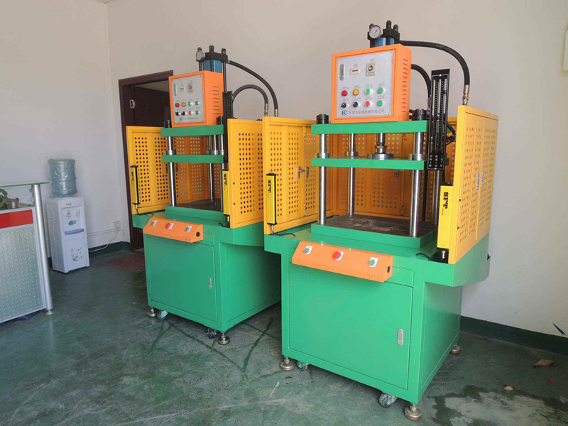 10吨20吨四柱框式压铸冲边机 (5)