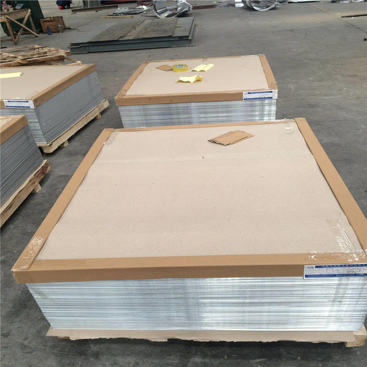 
                        1060铝板_纯铝铝板厂家_保温用铝板
                    
