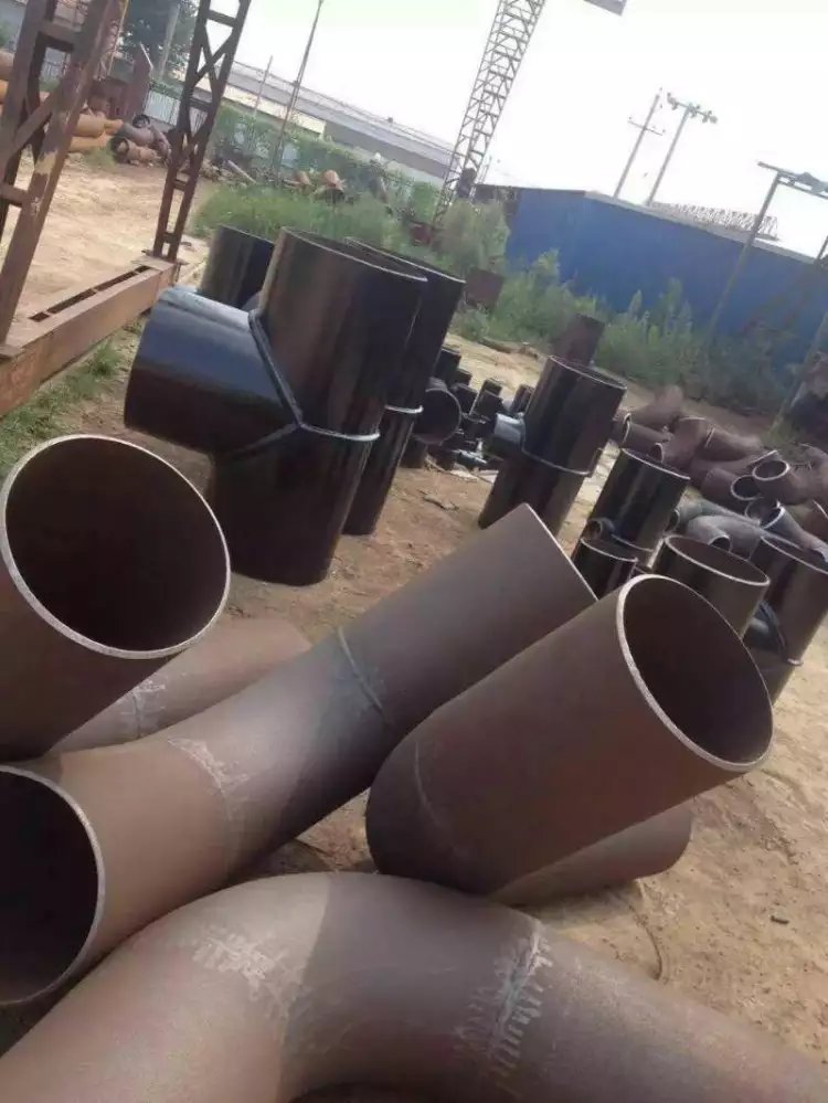 
                        碳钢弯管 20#碳钢弯管报价 90度碳钢弯管生产厂家
                    