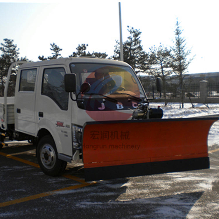 
                        直销多功能扫雪扫地机 农用小型扫雪机  路面小型扫雪机
                    