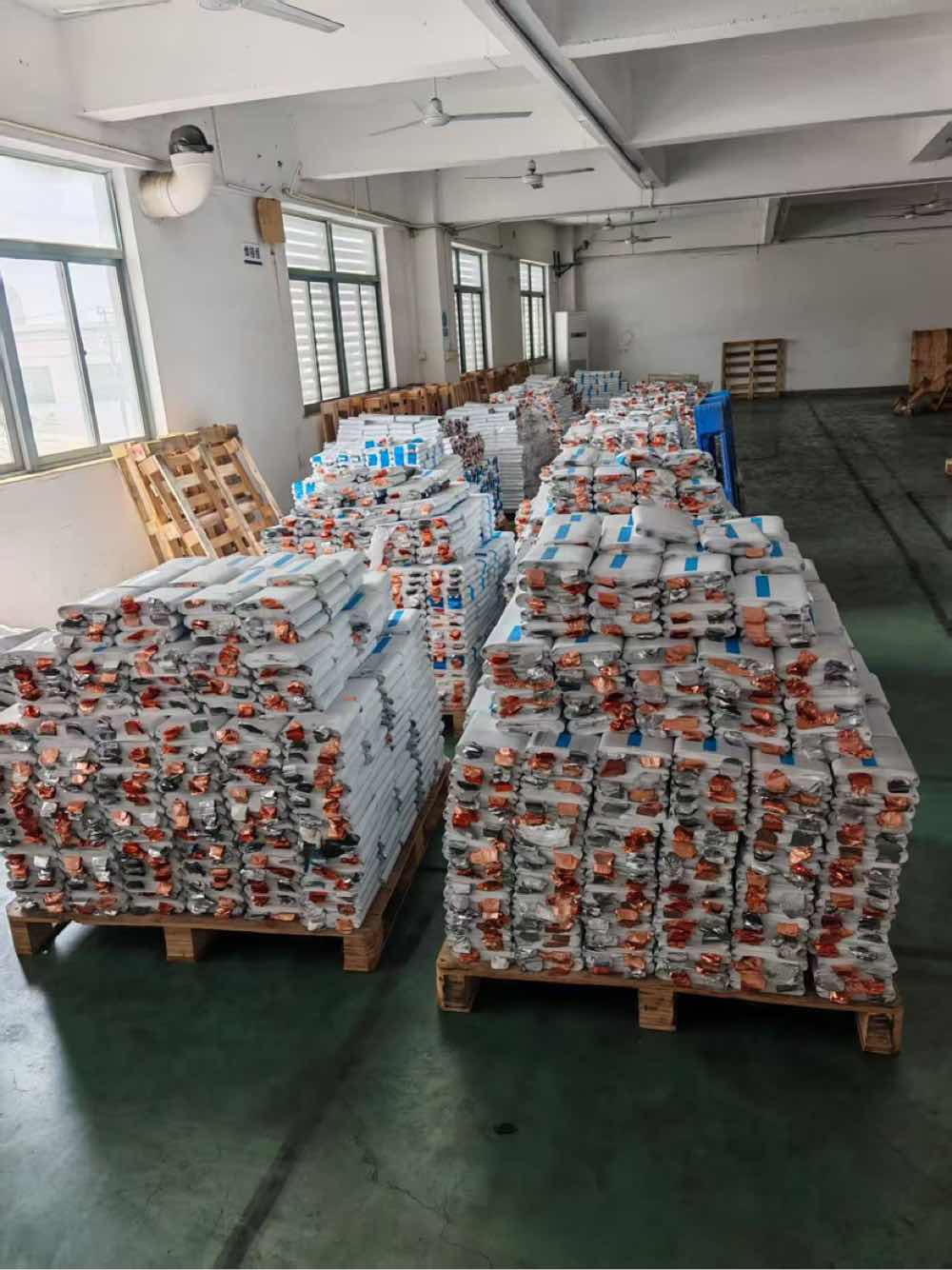 长期收锂电池废料