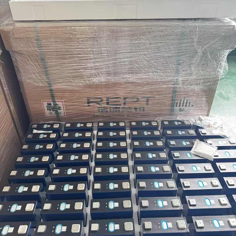 全新瑞浦100安铁锂电池